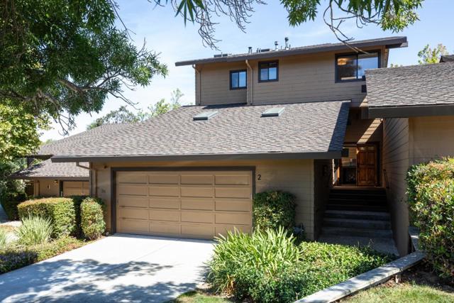 2 Hallmark Circle, Menlo Park CA: https://media.crmls.org/mediaz/96eceab3-51cd-48e8-8a42-45e2f5456a3d.jpg