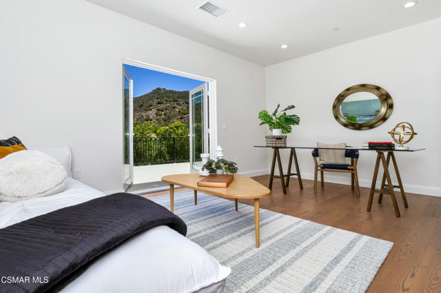 29677 Mulholland Highway, Agoura Hills CA: https://media.crmls.org/mediaz/96ecfaa8-73c6-4106-bf6b-fdce2d7b2d76.jpg
