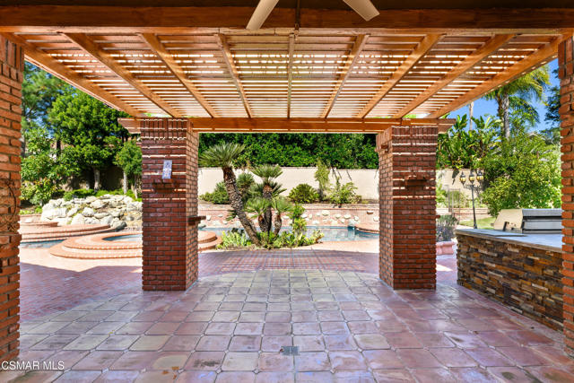 29515 Weeping Willow Drive, Agoura Hills CA: https://media.crmls.org/mediaz/96ed7681-03b4-4b23-86d2-692491d7cbc2.jpg