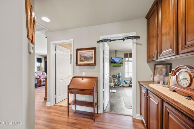 3194 Sunset Hills Boulevard, Thousand Oaks CA: https://media.crmls.org/mediaz/96edb584-9a0c-42fa-9409-991938db48c8.jpg