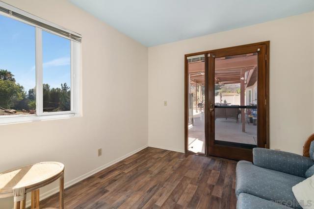 25980 Forest Dr, Escondido CA: https://media.crmls.org/mediaz/96edf0ea-6c19-49a9-9d57-dd2b8c76bfd5.jpg