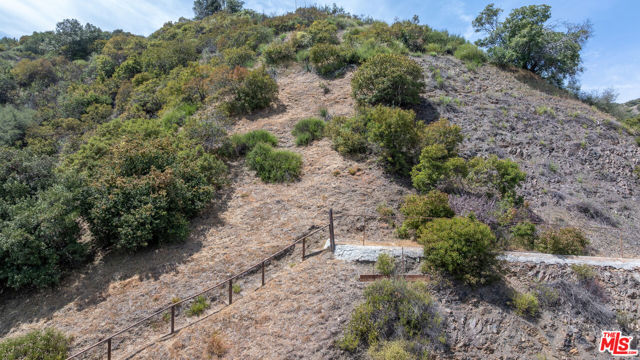 13033 Sky Valley Road, Los Angeles CA: https://media.crmls.org/mediaz/96ee8091-a311-4883-966e-93a1ea7a1988.jpg