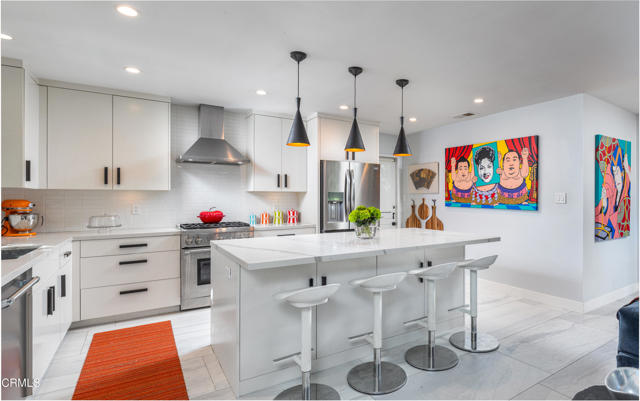354 Glenullen Drive, Pasadena CA: https://media.crmls.org/mediaz/96ee8811-ffb7-4ad0-af22-0477f2c2681a.jpg