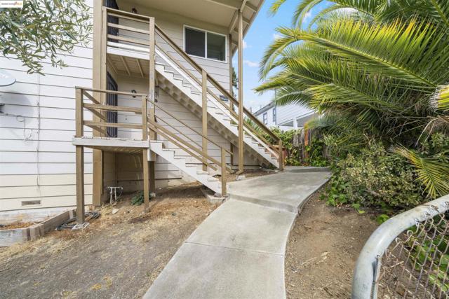100 Carolina St, Vallejo CA: https://media.crmls.org/mediaz/96ef5510-dea0-4769-824e-d5f38cd844fe.jpg
