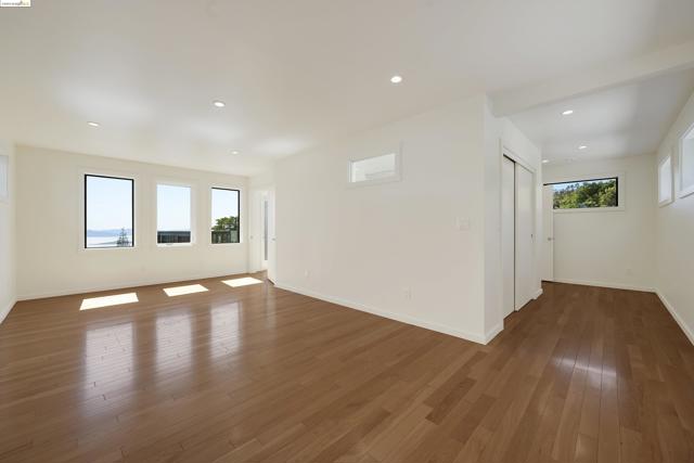 921 Clark Place, El Cerrito CA: https://media.crmls.org/mediaz/96eff89f-f5cc-4b5e-9963-25eb25e2e187.jpg