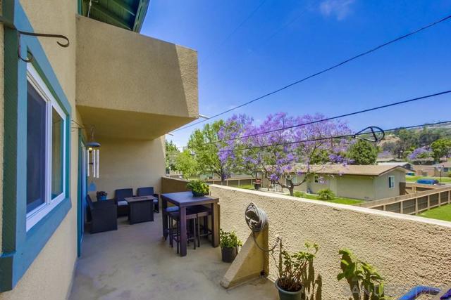 2609 Pico Pl, San Diego CA: https://media.crmls.org/mediaz/96f15361-fb85-4325-a05f-e35a31245d07.jpg