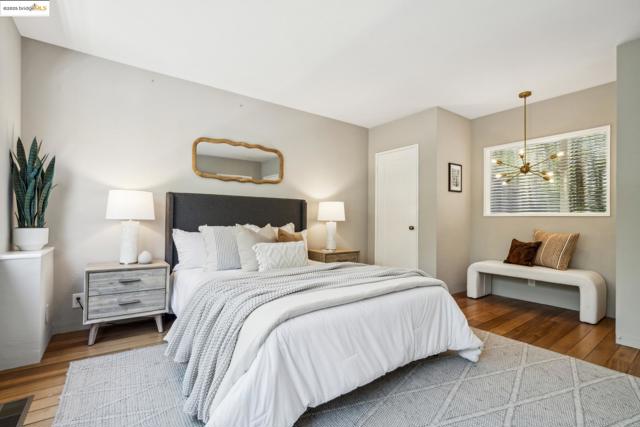 1025 Creston Rd, Berkeley CA: https://media.crmls.org/mediaz/96f1bb2c-a8d4-43c3-881b-043c7b80476c.jpg