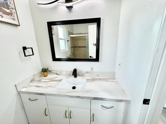 20595 Center St, Castro Valley CA: https://media.crmls.org/mediaz/96f31f1e-753c-456e-8a07-42ffb49ab1b0.jpg