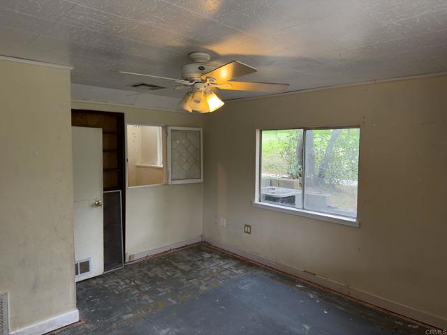 30825 Valley Center Drive, Valley Center CA: https://media.crmls.org/mediaz/96f32776-4972-4aab-8e61-5a0e541b6c23.jpg