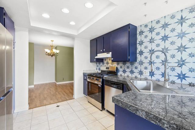 Detail Gallery Image 13 of 35 For 2425 Hawthorn Glen, Escondido,  CA 92027 - 3 Beds | 2 Baths
