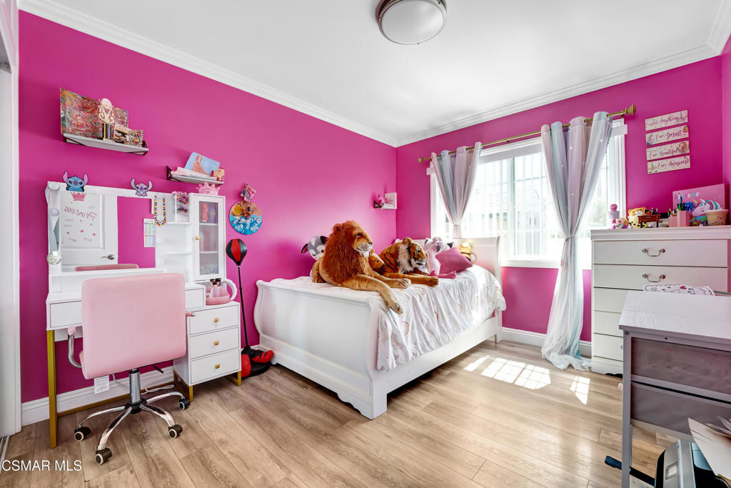 https://media.crmls.org/mediaz/96f4249e-eb12-44f0-8a44-03a9b8b0e09d.jpg?preset=X-Large
