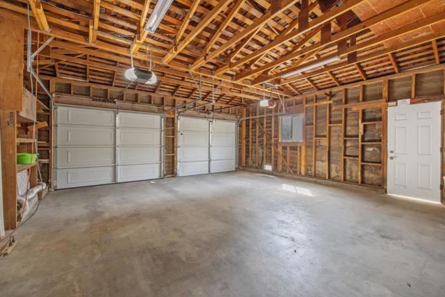 384 E Gail Avenue, Tulare CA: https://media.crmls.org/mediaz/96f529b2-898e-4b47-b93a-65e1d1823e57.jpg
