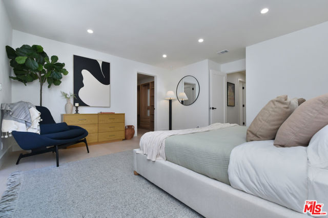 15431 Milbank Street, Encino CA: https://media.crmls.org/mediaz/96f5df1b-6877-4fb2-bb85-464615ea6301.jpg