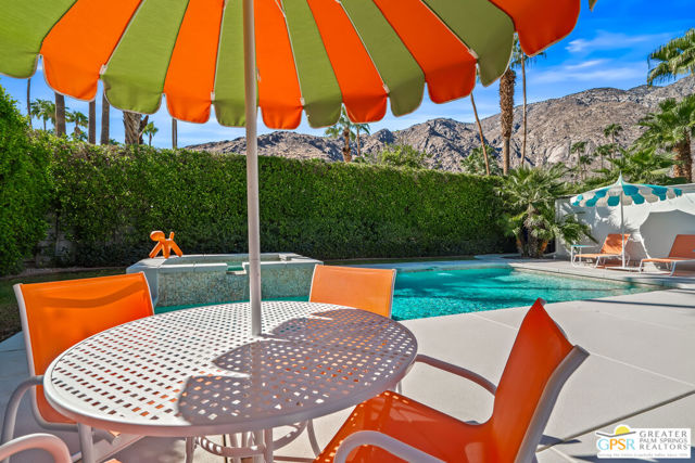 844 N Topaz Circle, Palm Springs, CA 92262