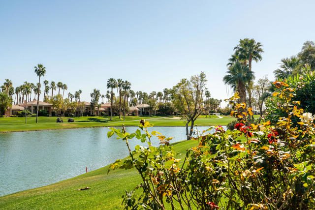 54396 Shoal Creek, La Quinta CA: https://media.crmls.org/mediaz/96f68342-a369-492e-812f-1297a96b3b96.jpg