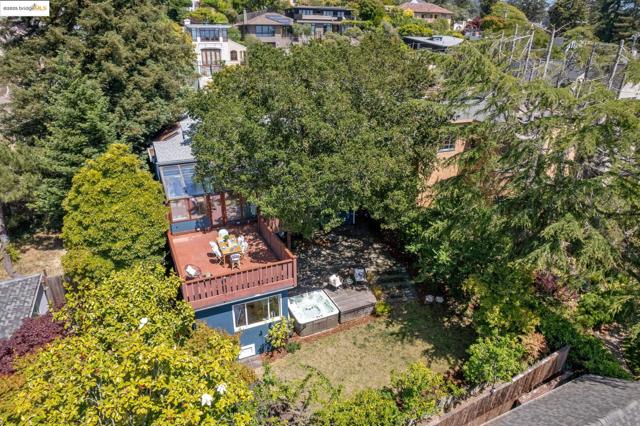 716 Cragmont Ave, Berkeley CA: https://media.crmls.org/mediaz/96f6dff6-f7c1-4199-aa88-c11e29f6f0b2.jpg