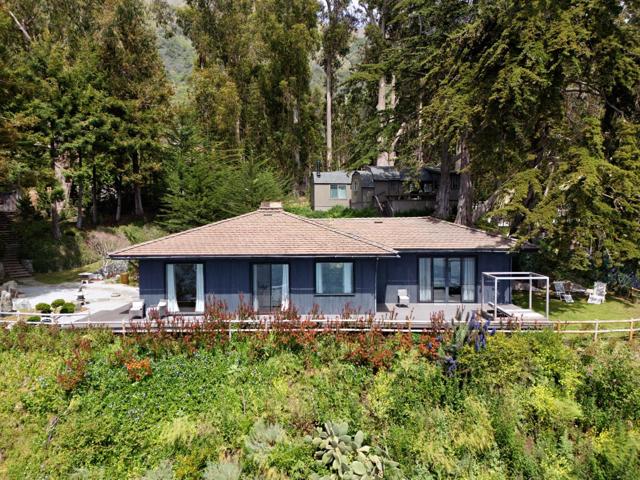 53810 Highway 1, Big Sur CA: https://media.crmls.org/mediaz/96f71ffa-4850-43ca-85d3-f7f85d12c9c9.jpg