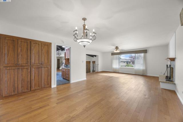 699 Fiesta Place, Hayward CA: https://media.crmls.org/mediaz/96f73446-ae23-42c1-9816-6536be28898d.jpg