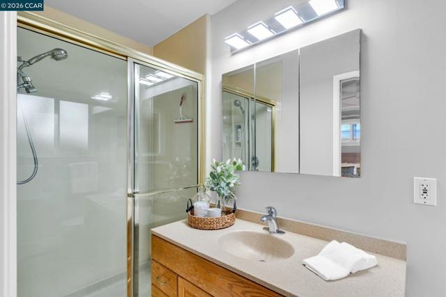 Image 26 of 49 For 2081 Essenay Ave