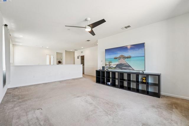 4778 Hawkins St, Antioch CA: https://media.crmls.org/mediaz/96f7e7fd-4b08-4e3d-a979-ef8d266e8ba5.jpg