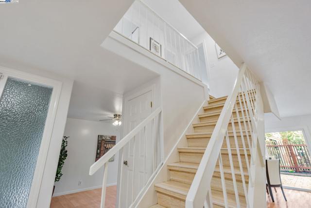 208 Siskiyou Ct, Walnut Creek CA: https://media.crmls.org/mediaz/96f7fd23-2339-4582-8b21-58a9dda430de.jpg