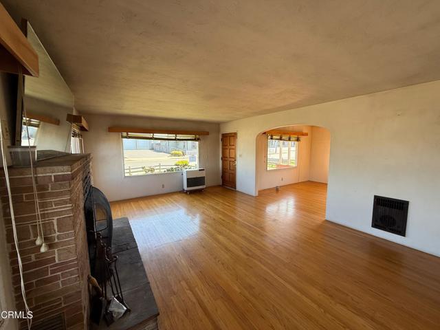 Detail Gallery Image 4 of 15 For 327 S Franklin St, Fort Bragg,  CA 95437 - 2 Beds | 1/1 Baths