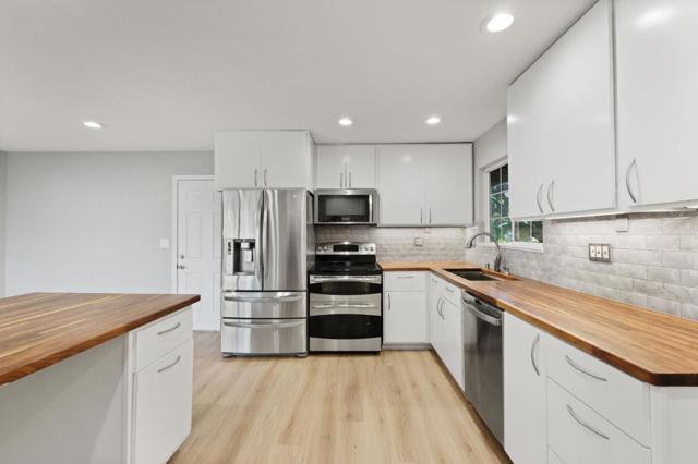 861 Mulcaster Court, San Jose CA: https://media.crmls.org/mediaz/96f83941-8e6f-43b7-9c9e-0ebb44bbfcd5.jpg