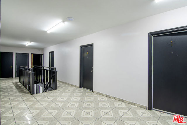930 Fraser Avenue, Los Angeles CA: https://media.crmls.org/mediaz/96f86a1a-5b74-4cde-a02f-5afdd10a362b.jpg
