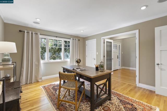350 Pine Creek Rd, Walnut Creek CA: https://media.crmls.org/mediaz/96f87a3f-1b2c-47a8-b57c-34a2e26e44c3.jpg
