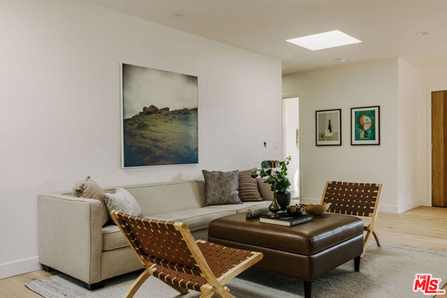 5168 Emporia Avenue, Culver City CA: https://media.crmls.org/mediaz/96f8a7bc-52ca-45cc-b660-897b26e55190.jpg