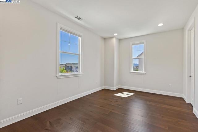 4369 Table Mountain Rd, Dublin CA: https://media.crmls.org/mediaz/96f8d082-7c34-4e3d-82b6-ca3132524c70.jpg