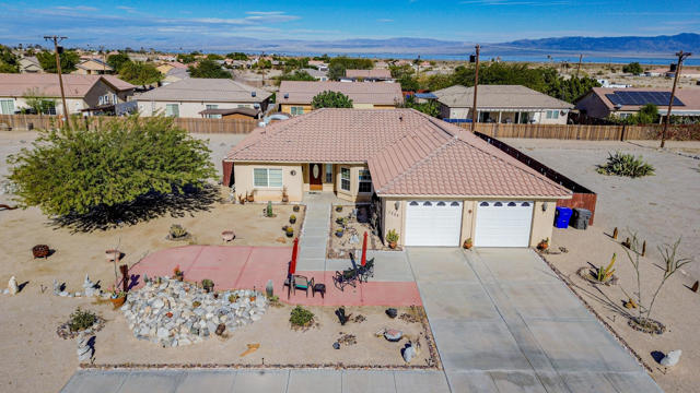 1224 Red Sea Avenue, Thermal CA: https://media.crmls.org/mediaz/96f90e56-4bbc-4ea0-82d3-834068b52817.jpg