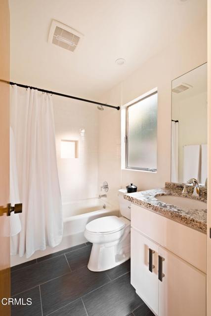 1256 Club House Drive, Pasadena CA: https://media.crmls.org/mediaz/96f99371-452d-4d35-8113-4020acb5216d.jpg