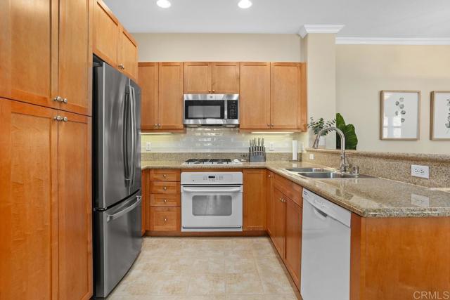 12737 Savannah Creek Drive, San Diego CA: https://media.crmls.org/mediaz/96fa7c32-8f32-485f-adcd-dc1749a11556.jpg