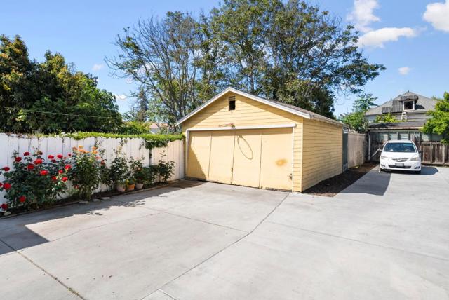 947 S 11th Street, San Jose CA: https://media.crmls.org/mediaz/96faa50e-9e6f-445d-98b2-41512626cb10.jpg