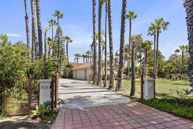 6518 Monte Fuego, Rancho Santa Fe CA: https://media.crmls.org/mediaz/96faac3b-22b4-4c4f-a21d-fa7a9ea765e4.jpg