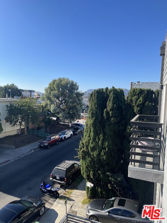 https://media.crmls.org/mediaz/96fb6f1e-1ad4-4fa8-89f0-6e7a06b193e9.jpg?preset=X-Large