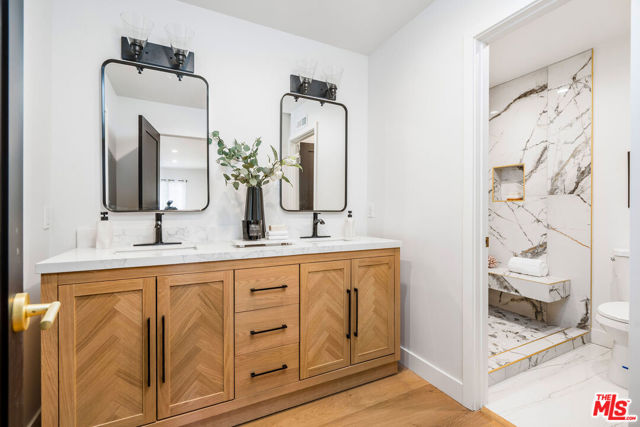 22357 Welby Way, Woodland Hills CA: https://media.crmls.org/mediaz/96fcc83f-dcb0-40d4-905e-68256856ad2c.jpg