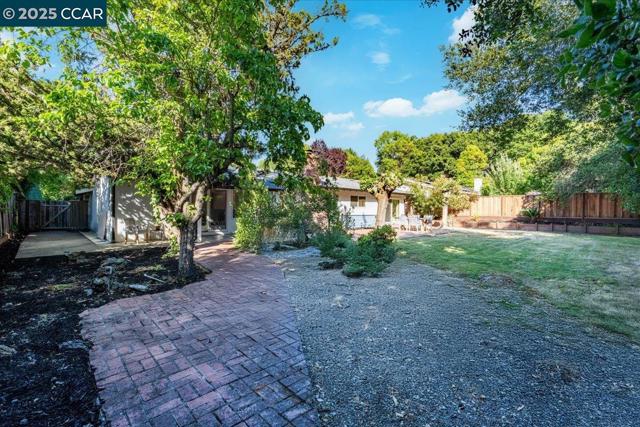 42 Freitas Dr, Moraga CA: https://media.crmls.org/mediaz/96fd7fbe-c3a5-431b-8024-e06694d4ac34.jpg