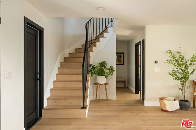 1615 Sargent Place, Los Angeles CA: https://media.crmls.org/mediaz/96fe1ee7-9ab0-49f5-8bf6-ae358079f9e2.jpg
