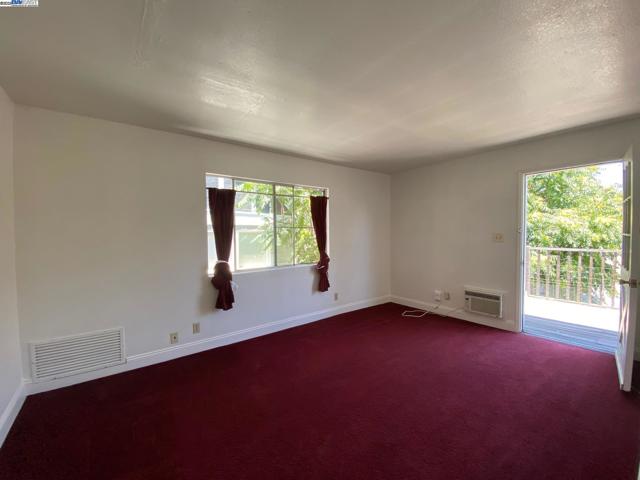 712 S 2Nd St, San Jose CA: https://media.crmls.org/mediaz/96fe6593-5e55-4591-8944-6251bfc6a4bd.jpg