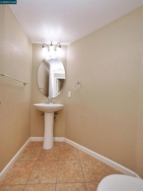 2035 Pasado Avenue, Manteca CA: https://media.crmls.org/mediaz/96ff0ada-7940-4c0e-b279-c96c28f6bbc7.jpg