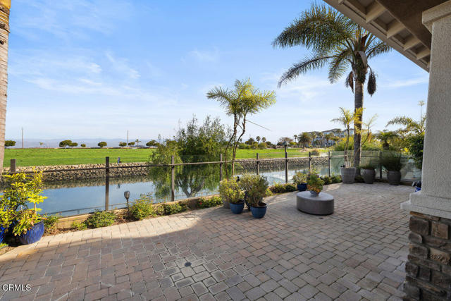 4111 Adriatic Street, Oxnard CA: https://media.crmls.org/mediaz/96ff42ea-a485-4a20-881a-c457728f19cd.jpg