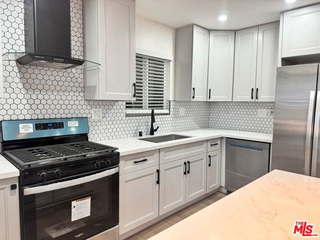 Image 12 of 55 For 960 Los Robles Avenue