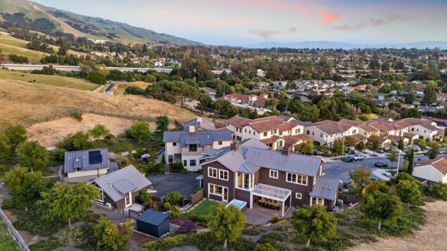 288 Campina Court, Fremont CA: https://media.crmls.org/mediaz/9700804e-cb46-4930-9b22-f5252abd831f.jpg