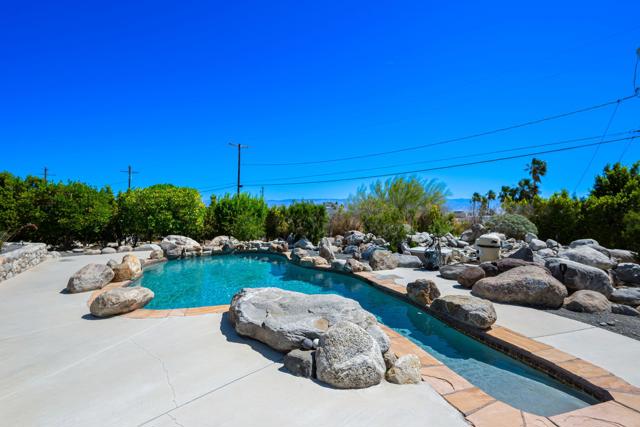 2360 N Palermo Drive, Palm Springs CA: https://media.crmls.org/mediaz/970094f8-a9e5-4bd7-8249-eecc37ce90ea.jpg