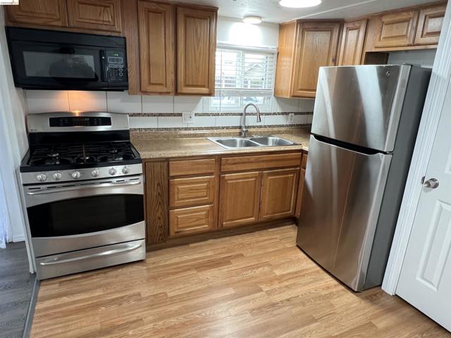 Image 8 of 26 For 210 Cypress  