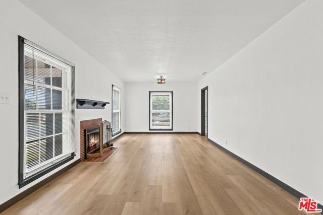 9829 S 7th Avenue, Inglewood CA: https://media.crmls.org/mediaz/97021762-bc57-4cca-8583-fd15eb71572b.jpg