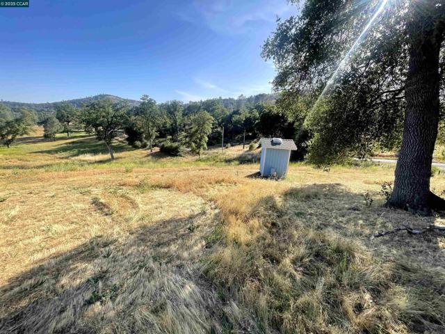 16 Paul Place, Bangor CA: https://media.crmls.org/mediaz/970229f6-751f-4b26-a541-c8961ddbc512.jpg