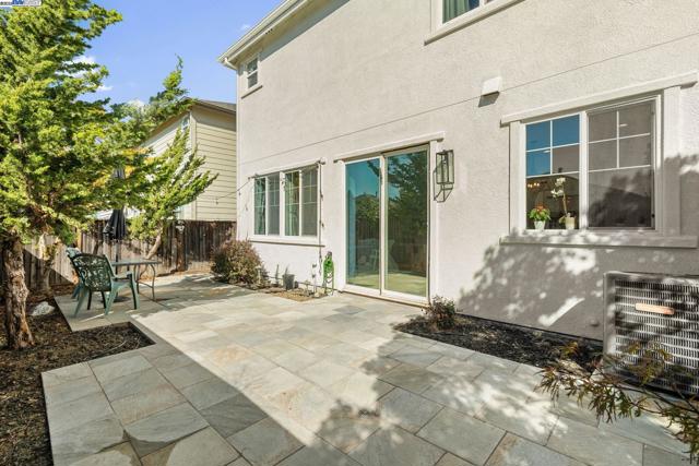 663 Falling Star Drive, Martinez CA: https://media.crmls.org/mediaz/97022fb0-a5fd-4fec-9deb-2a97c0d43bb0.jpg